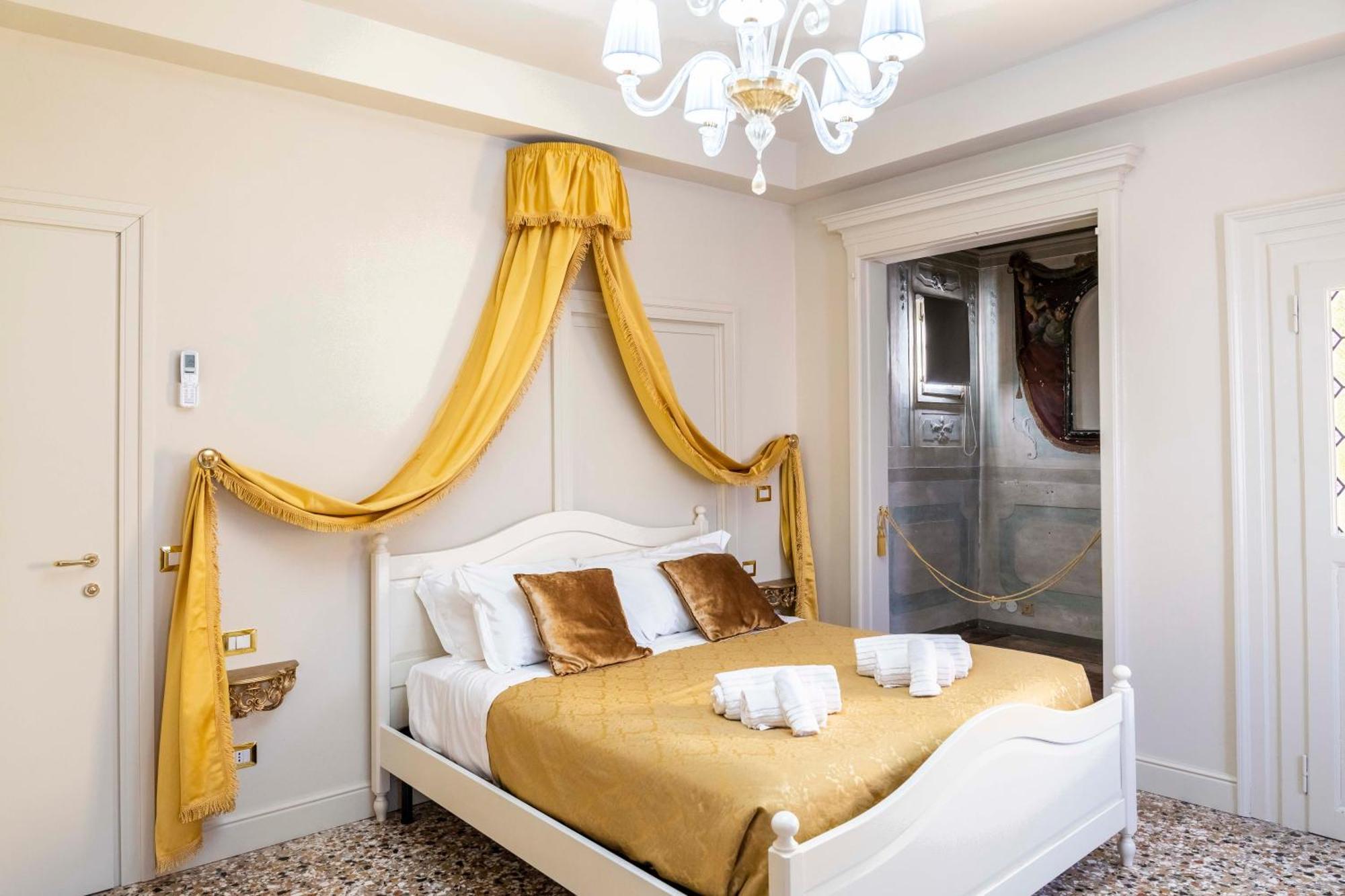 Palazzo Titti Rialto Suites Veneza Exterior foto